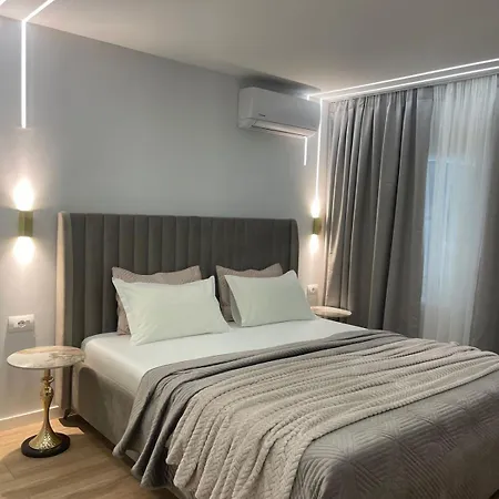 Lindi's 1 4 تيرانا