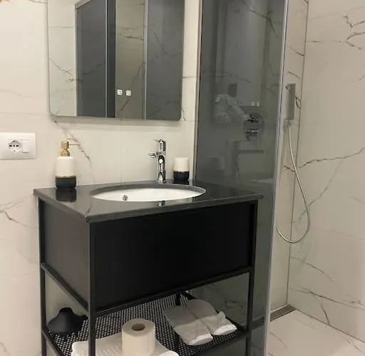 Lindi's 1 4 تيرانا